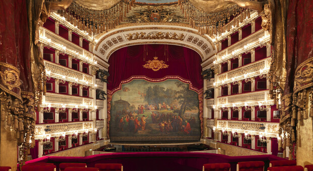 Teatro San Carlo, suite dello Schiaccianoci eseguita dai maestri d'orchestra