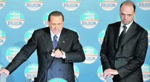 Pdl, Berlusconi: «Se decado addio governo»