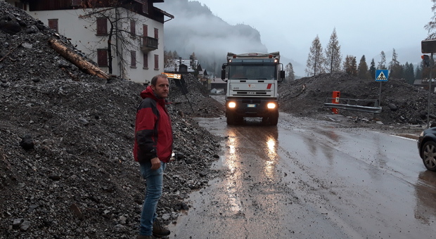 Sopralluogo della tv nazionale svizzera nelle aree agordine colpite da alluvione