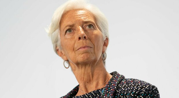 Covid, Lagarde: balzo contagi minaccia la ripresa, Bce pronta a nuovi interventi a dicembre