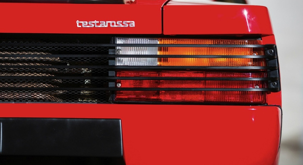 Ferrari Testarossa in vendita: truffa. Via 200mila euro all'imprenditore