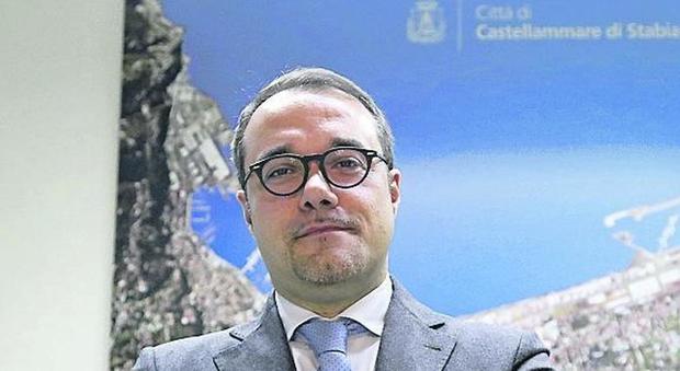 Il sindaco di Castellammare: «Lavoro e investimenti per sconfiggere i clan»