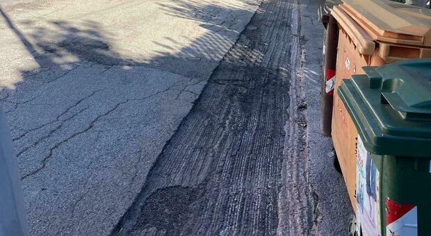 San Benedetto, la fibra è veloce su strade groviera: gli asfalti sono attesi da due mesi, disagi per pedoni e biciclette dopo le scarificazioni