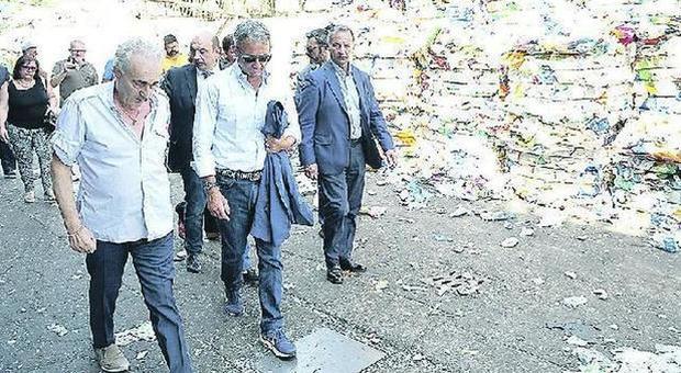 Costa, bordate a De Luca: «Troppi ritardi sui rifiuti»