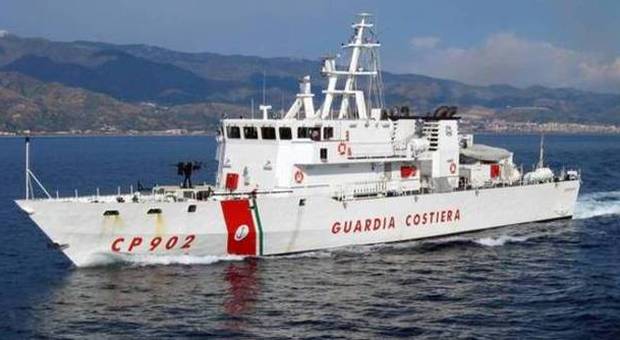 Velisti francesi si incagliano a La Maddalena, soccorsi da Guardia costiera