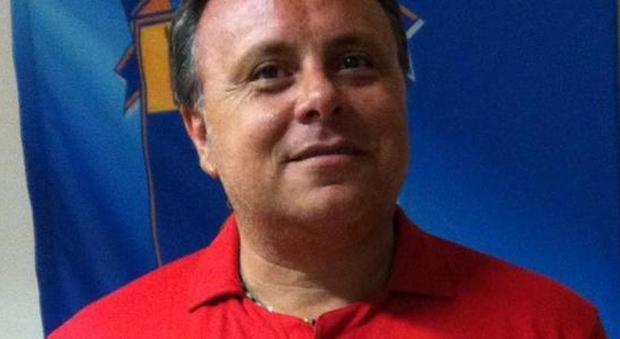 Nunzio Esposito indossa la maglia dei Reds