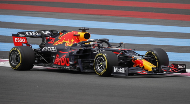 Formula 1, le pagelle del Gran Premio di Francia: Verstappen batte le Mercedes e consolida il primato in classifica. Notte fonda per la Ferrari