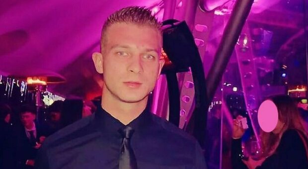 Yuri Orizio non ce l'ha fatta: morto a 23 anni il giovane aggredito a Milano. Il gip: «Stretta al collo per 7 minuti»