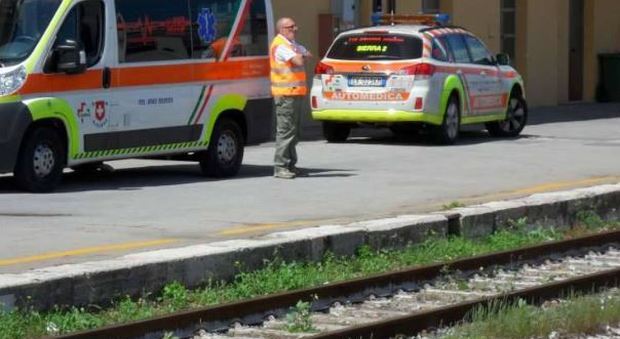 Palermo, ragazzo di 16 anni muore travolto dal treno mentre ascolta musica con le cuffie