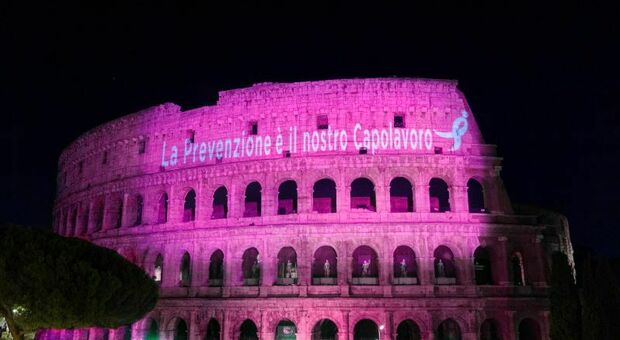 https://statics.cedscdn.it/photos/MED/38/58/8423858_18175214_tumore_seno_colosseo_in_rosa_2_.jpg