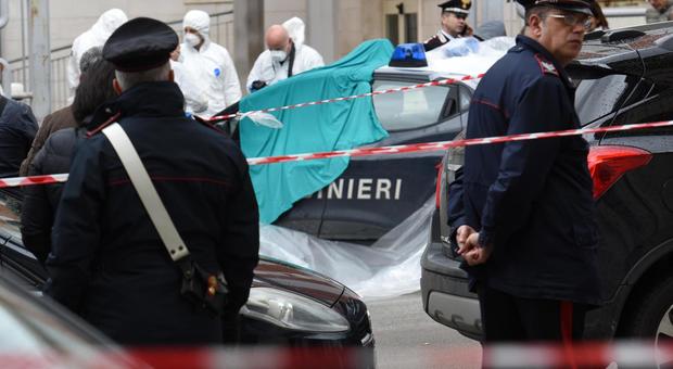 Fermato senza patente insulta i carabinieri: «Hanno fatto bene a Foggia che vi hanno sparato»