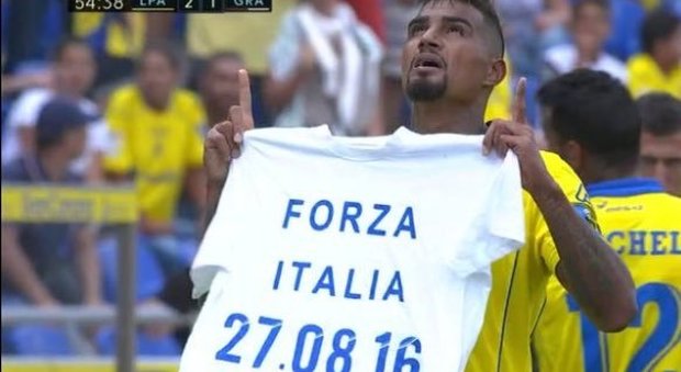 Terremoto, Boateng segna e mostra la maglia con la scritta «Forza Italia»