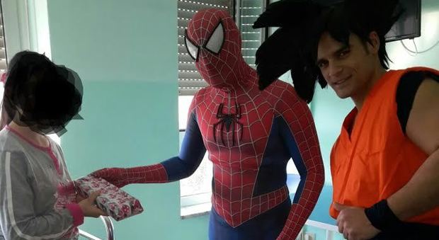 Campania solidale, in ospedale arrivano Spider-Man e Goku