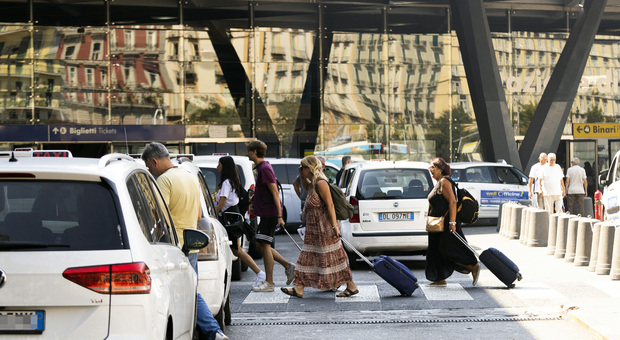 immagine Taxi a Napoli, Naldi (Federalberghi): «Presidio fisso esteso a tutta la città»