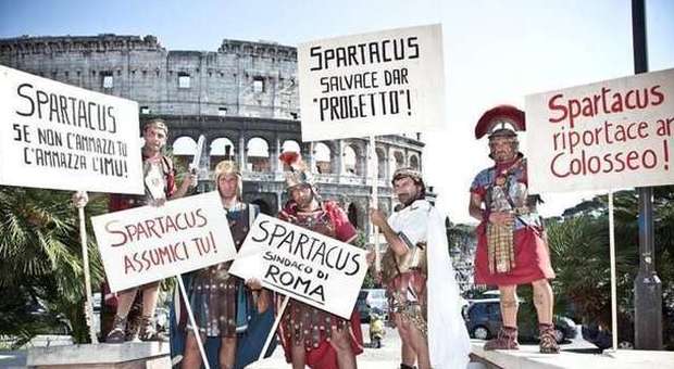 Roma, i centurioni banditi dal centro si ribellano: «Soluzione o sarà guerra»