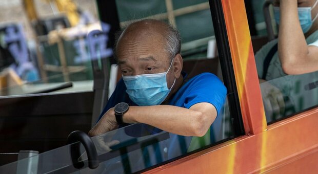 Virus, la Cina trema: un morto di peste bubbonica. Isolato il villaggio della vittima