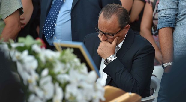 Il sindaco di Centola vola a Milano ai funerali del sub morto nella grotta