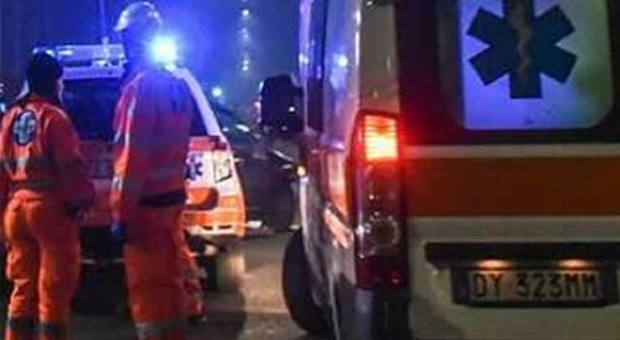 Maiolati Spontini, si incendia il furgone impegnato nei lavori: operaio intossicato e portato in ospedale