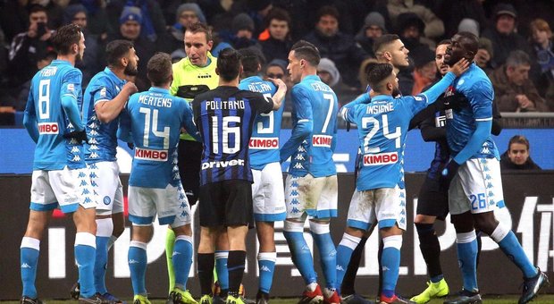 Il finale rissoso di Inter-Napoli