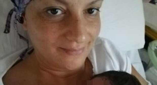 Napoli, scopre di avere un tumore ma non rinuncia alla gravidanza: la bimba è nata