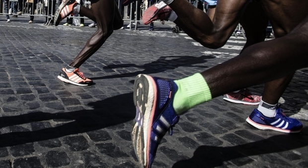 Mezza maratona di Trieste, l'organizzatore: «Nessun africano al via». E scoppia il caos: «Fatto grave e indegno»