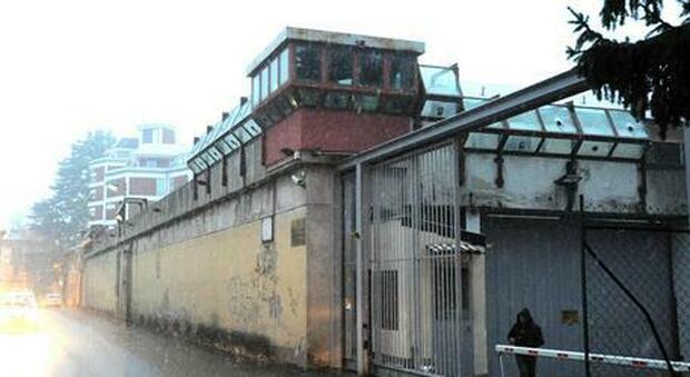 Varese, due detenuti evasi dal carcere: hanno scavalcato il muro di cinta