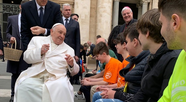 I cresimati trevigiani incontrano papa Francesco all'udienza generale in Vaticano