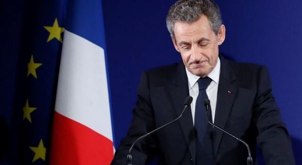 Francia, alle primarie Sarkozy flop: "Mi ritiro a vita privata"