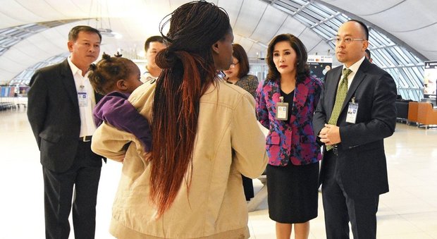 Thailandia, famiglia di otto persone bloccata da tre mesi in aeroporto