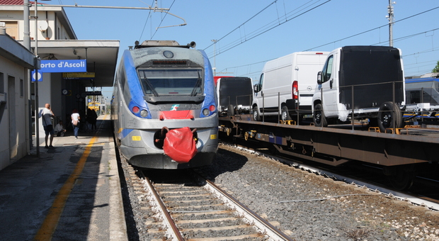 Treno merci travolge e uccide una donna di 45 anni alla stazione di Porto d’Ascoli