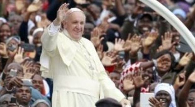 Papa Francesco, messa in Kenya davanti ad un milione di fedei: "Stop violenza in nome di Dio"