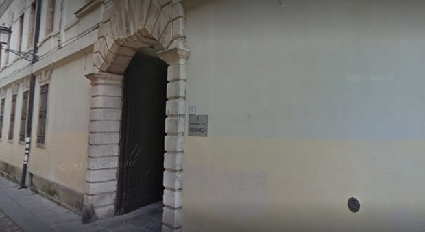 La scuola media Petrarca a Padova