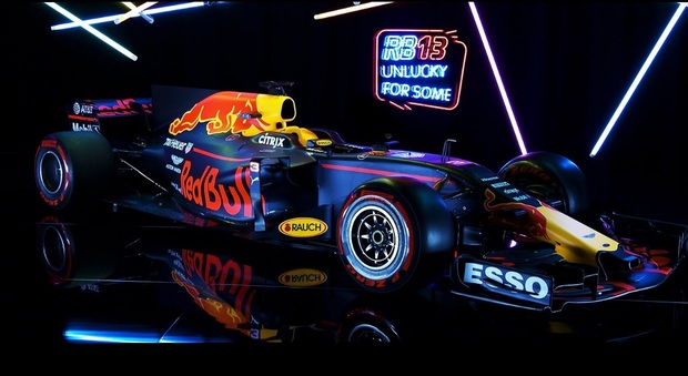 Formula 1, presentata la nuova Red Bull. La RB13 è bella ed aggressiva