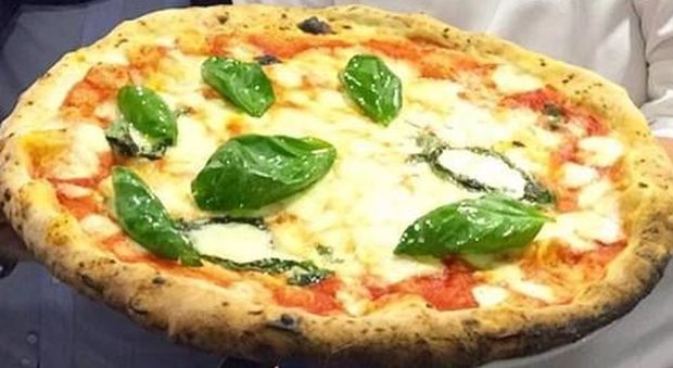 Bergamo, stalker perseguita la ex e le invia decine di pizze a casa: arrestato