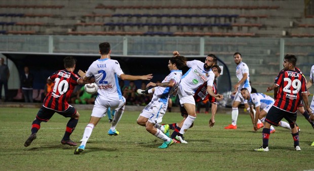 Catanzaro a valanga, il Taranto incassa la sconfitta: 3-1