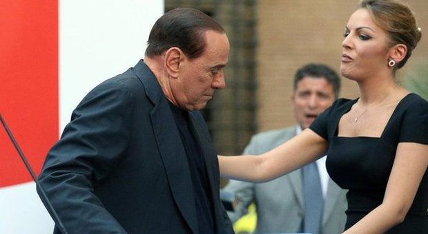 Berlusconi e la Pascale (Foto Di Meo/Ansa)
