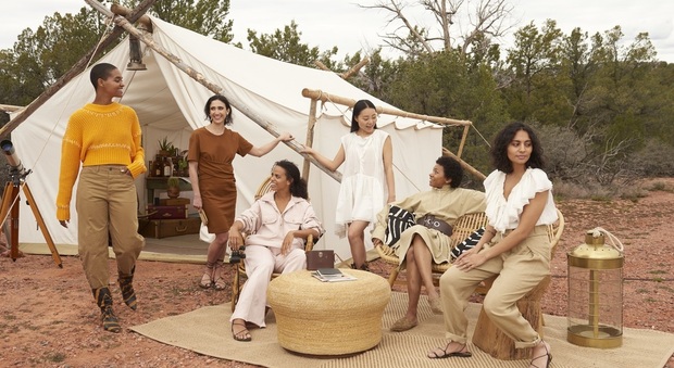 H&M, la donna è esploratrice e glam: la sfilata nel deserto dell'Arizona