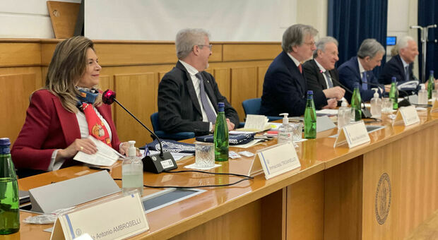 Il presidente Troianiello e gli altri relatore ieri all'Università.