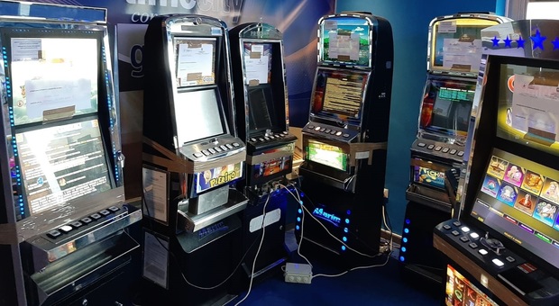 Ariccia e Colleferro, trovate tredici slot machine illegali