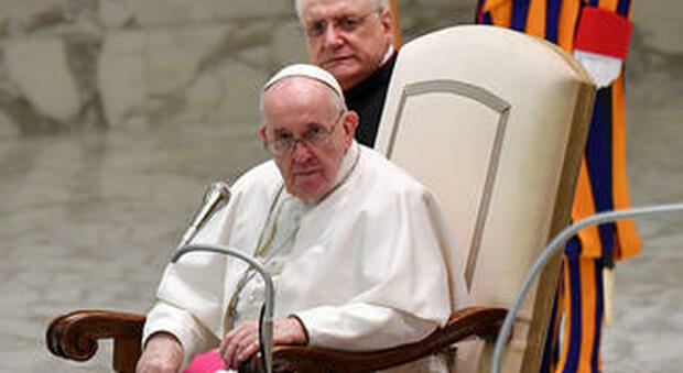 Papa Francesco, un positivo al Covid durante l'udienza: si torna in streaming senza fedeli