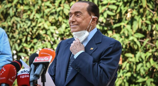 Berlusconi: «I medici mi vietano gli eventi pubblici ma sono ancora in campo e intendo rimanerci»