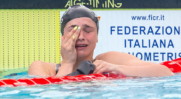 Mondiali nuoto, show della quattordicenne Pilato: record italiano sui 50 rana e miglior tempo. Pellegrini in finale nella staffetta 4x100 mista sl