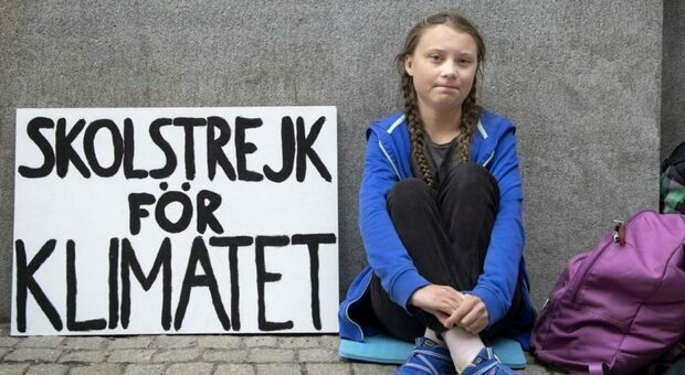 Greta Thunberg processata con l’accusa di «resistenza all’arresto», il caso in Svezia
