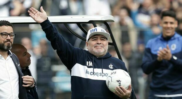 Maradona, l'ex manager denuncia legali delle figlie: «Prove falsificate»