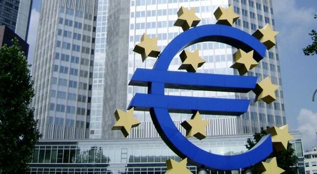Eurozona, tasso di crescita più basso in sei mesi. Prezzi a livelli record