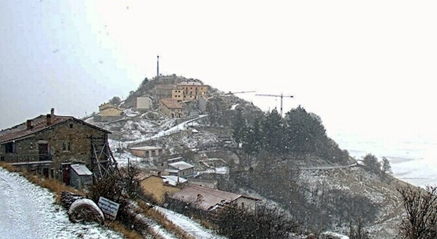 La neve a Castelluccio di Norcia ripresa dalla webcam di Scenari Digitali