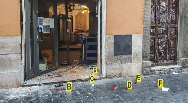 Roma, un boato a Trastevere: smurato il bancomat vicino al commissariato