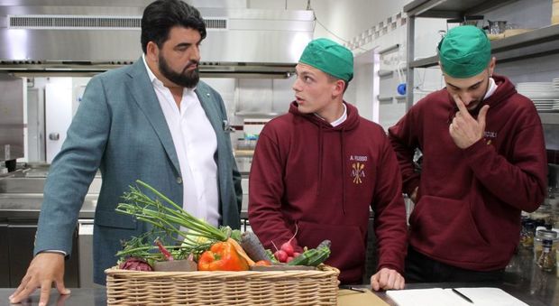 Cannavacciolo sale in cattedra per un contest tv Sky con 10 aspiranti chef