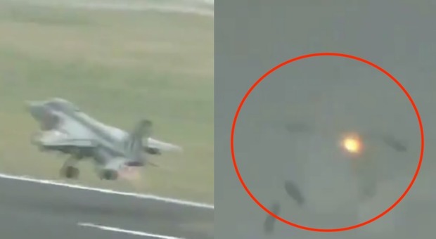 Jet travolge stormo di uccelli: motore in fiamme, il pilota con una mossa evita la tragedia Video