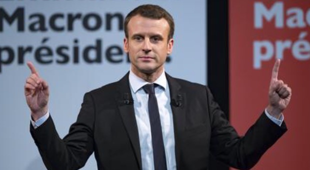Lione, studente francese si dà fuoco e accusa Macron: non ho i soldi per vivere